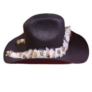 Stylish Black Hat with Feather Detail
